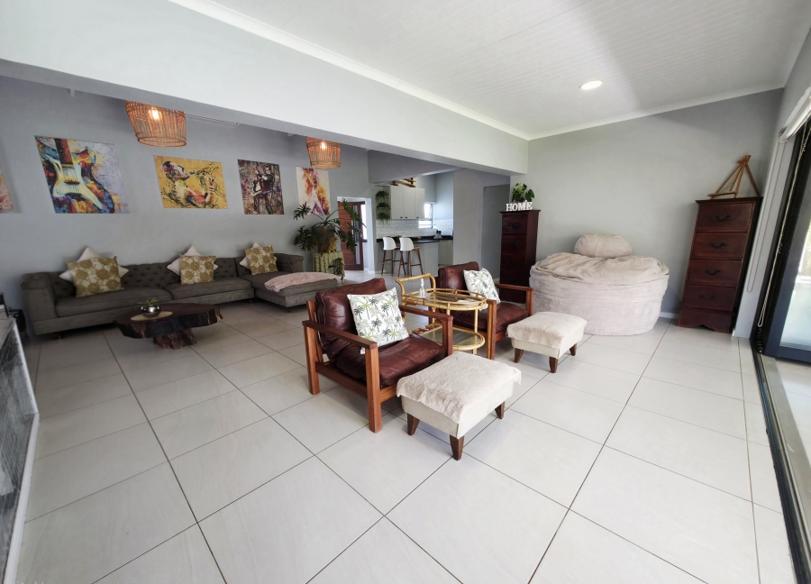 3 Bedroom Property for Sale in Uitsig Western Cape